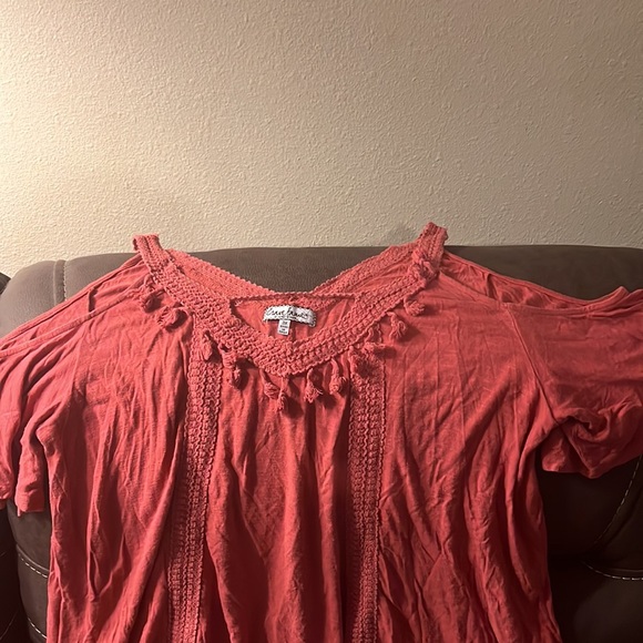 Orange cold shoulder shirt - Picture 3 of 3